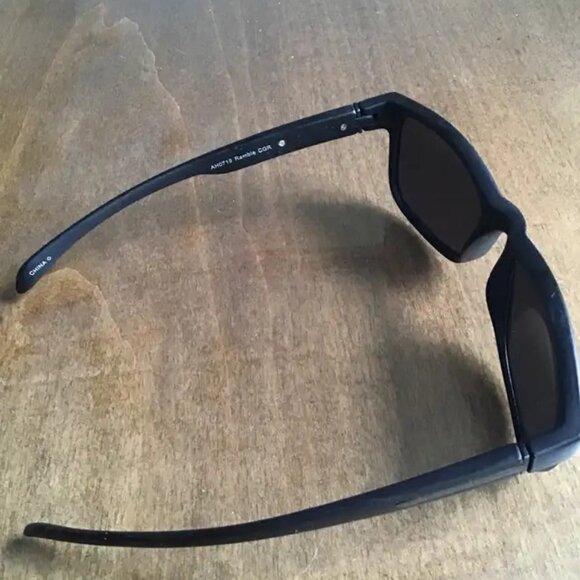 Unisex Sunglasses Square Frames - Picture 2 of 2